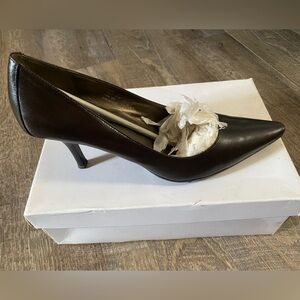 Calvin Klein woman shoes. Dark brown, 9.5M